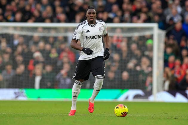 Manchester United, ManU v Fulham, Premier League Calvin Bassey (3) of Fulham during the Premier League match between Manchester United and Fulham at Old Trafford, Manchester, UK on 1 February 2026. Manchester Old Trafford Greater Manchester UK Editorial use only DataCo restrictions apply See www.football-dataco.com , Copyright: xConorxMolloyx PSI-23668-0103