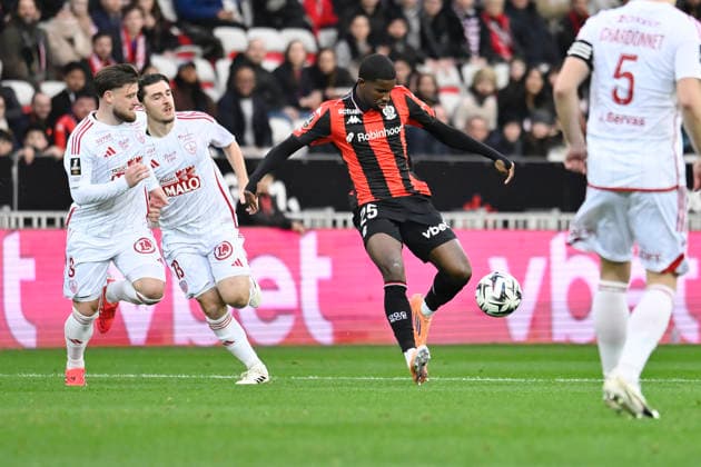 FOOTBALL : Nice (OGCN) vs Brest (SB29) - ligue 1 - 1 2 26 Nice™s forward 25 Mohamed-Ali Cho and Brest™s midfielder 13 J. Chotard during the French L1 2025-2026 season football match between Nice (OGCN) and Brest (SB) at Allianz Riviera stadium of Nice, south France, on February 1, 2026. NICEFrance  Copyright: xFredericxDIDESx
