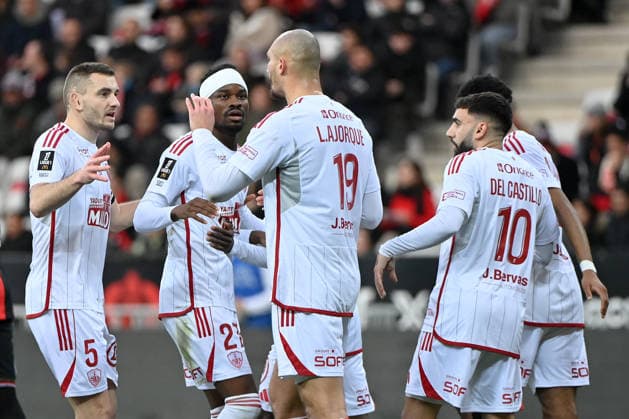 OGC Nice v Stade Brestois 29 - Ligue 1 McDonald s 2025 2026 05 Brendan CHARDONNET (sb29) - 27 Daouda GUINDO (sb29) - 10 Romain DEL CASTILLO (sb29) during the Ligue 1 McDonald s match between Nice and Brest at Allianz Riviera on February 1, 2026 in Nice, France. Nice France  Copyright: xFEPx 776348269