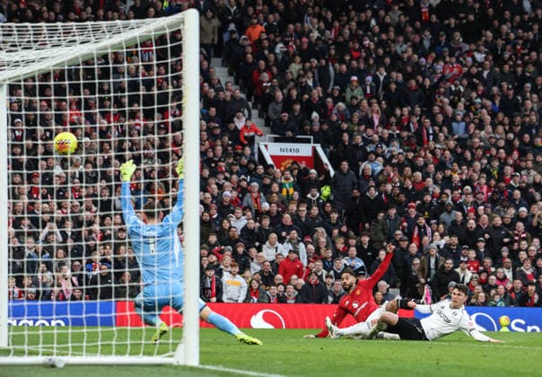 Manchester United, ManU v Fulham, Premier League, Old Trafford, Manchester. Times Photographer Bradley Ormesher. 1.2.2026. Manchester United v Fulham, Premier League, Old Trafford, Manchester. Times Photographer Bradley Ormesher. Matheus Cunha scores United’s 2nd goal.  Copyright: xBradleyxOrmesherx NINTCHDBPICT001055788495