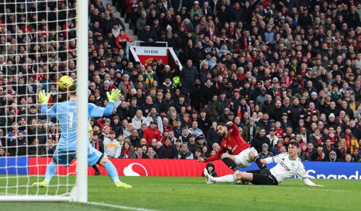 Manchester United, ManU v Fulham, Premier League, Old Trafford, Manchester. Times Photographer Bradley Ormesher. 1.2.2026. Manchester United v Fulham, Premier League, Old Trafford, Manchester. Times Photographer Bradley Ormesher. Matheus Cunha scores United’s 2nd goal.  Copyright: xBradleyxOrmesherx NINTCHDBPICT001055788592