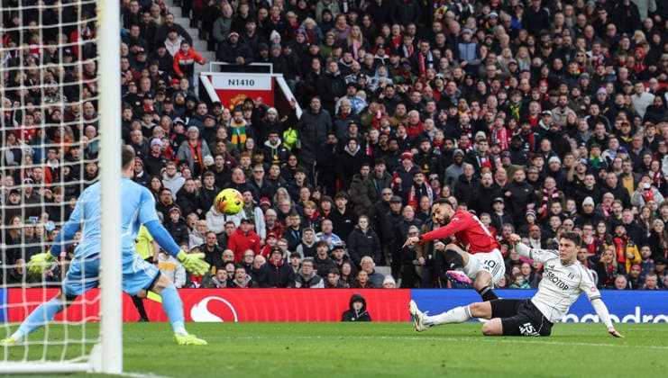 Manchester United, ManU v Fulham, Premier League, Old Trafford, Manchester. Times Photographer Bradley Ormesher. 1.2.2026. Manchester United v Fulham, Premier League, Old Trafford, Manchester. Times Photographer Bradley Ormesher. Matheus Cunha scores United’s 2nd goal.  Copyright: xBradleyxOrmesherx NINTCHDBPICT001055788673