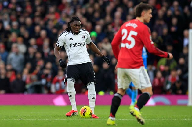 Manchester United, ManU v Fulham, Premier League Calvin Bassey (3) of Fulham passes the ball during the Premier League match between Manchester United and Fulham at Old Trafford, Manchester, UK on 1 February 2026. Manchester Old Trafford Greater Manchester UK Editorial use only DataCo restrictions apply See www.football-dataco.com , Copyright: xConorxMolloyx PSI-23668-0107