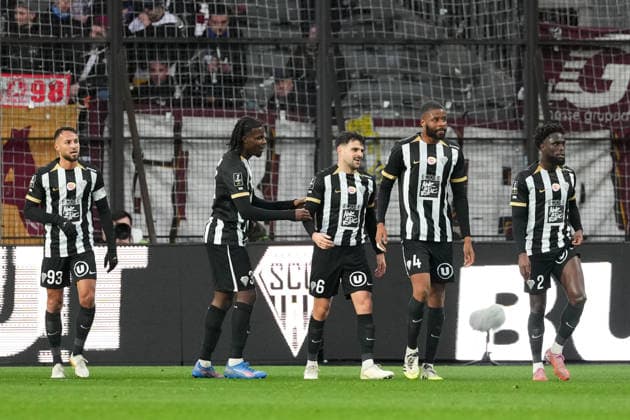 Angers SCO v FC Metz - Ligue 1 McDonald s 2025 2026 35 Prosper PETER (sco) - 06 Louis MOUTON (sco) - 04 Ousmane CAMARA (sco) - 02 Carlens ARCUS (sco) during the Ligue 1 McDonald s match between Angers and Metz at Stade Raymond Kopa on February 1, 2026 in Angers, France. Angers France  Copyright: xFEPx 776348273