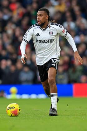 Manchester United, ManU v Fulham, Premier League Alex Iwobe (17) of Fulham during the Premier League match between Manchester United and Fulham at Old Trafford, Manchester, UK on 1 February 2026. Manchester Old Trafford Greater Manchester UK Editorial use only DataCo restrictions apply See www.football-dataco.com , Copyright: xConorxMolloyx PSI-23668-0120