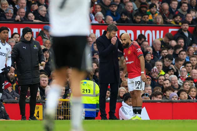 Manchester United, ManU v Fulham, Premier League Michael Carrick the Manchester United head coach chats with Bryan Mbeumo (19) of Manchester United during the Premier League match between Manchester United and Fulham at Old Trafford, Manchester, UK on 1 February 2026. Manchester Old Trafford Greater Manchester UK Editorial use only DataCo restrictions apply See www.football-dataco.com , Copyright: xConorxMolloyx PSI-23668-0122