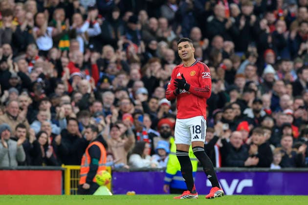 Manchester United, ManU v Fulham, Premier League Casemiro (18) of Manchester United gets warm applause from the fans as he is substituted during the Premier League match between Manchester United and Fulham at Old Trafford, Manchester, UK on 1 February 2026. Manchester Old Trafford Greater Manchester UK Editorial use only DataCo restrictions apply See www.football-dataco.com , Copyright: xConorxMolloyx PSI-23668-0126
