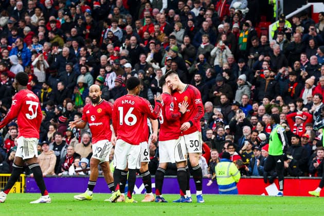 Manchester United, ManU v Fulham, Premier League Manchester United forward Benjamin Sesko (30) scores a GOAL 3-2 and celebrates Manchester United midfielder Bruno Fernandes (8) during the Manchester United v Fulham Premier League match at Old Trafford, Manchester, England on 1 February 2026 Credit: Phil Duncan Every Second Media Editorial use only. All images are copyright Every Second Media Limited. No images may be reproduced without prior permission. All rights reserved. Premier League and Football League images are subject to licensing agreements with Football DataCo Limited. see https: www.football-dataco.com Copyright: xIMAGO EveryxSecondxMediax ESM-1779-0030 PhilxDuncanx xEveryxSecondxMediax