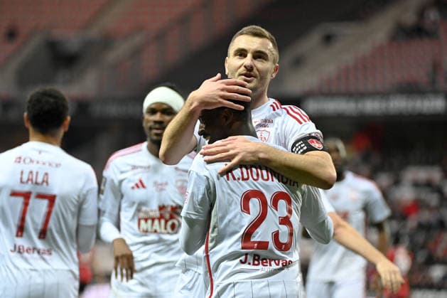 OGC Nice v Stade Brestois 29 - Ligue 1 McDonald s 2025 2026 05 Brendan CHARDONNET (sb29) - 23 Kamory DOUMBIA (sb29) during the Ligue 1 McDonald s match between Nice and Brest at Allianz Riviera on February 1, 2026 in Nice, France. Nice France  Copyright: xFEPx 776348269