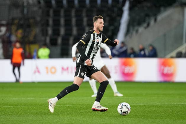 Angers SCO v FC Metz - Ligue 1 McDonald s 2025 2026 08 Branco VAN DEN BOOMEN (sco) during the Ligue 1 McDonald s match between Angers and Metz at Stade Raymond Kopa on February 1, 2026 in Angers, France. Angers France  Copyright: xFEPx 776348273