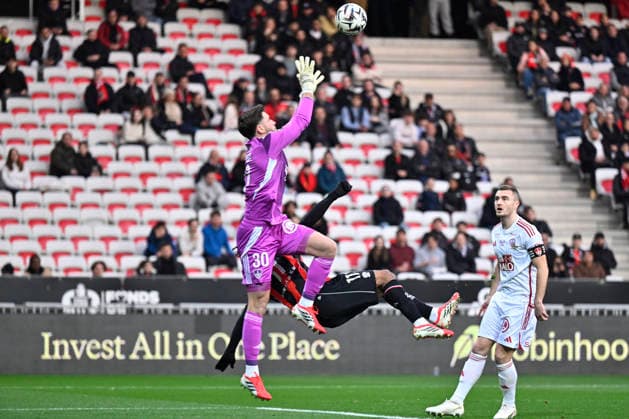 FOOTBALL : Nice (OGCN) vs Brest (SB29) - ligue 1 - 1 2 26 Brest™s goalkeeper 30 G. Coudert during the French L1 2025-2026 season football match between Nice (OGCN) and Brest (SB) at Allianz Riviera stadium of Nice, south France, on February 1, 2026. NICEFrance  Copyright: xFredericxDIDESx