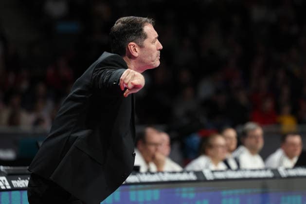 Ty Harrelson (ratiopharm Ulm, Chef-Trainer) gestikuliert, GER, FC Bayern Basketball vs. ratiopharm Ulm, Basketball, easycredit Basketball Bundesliga, 18. Spieltag, Saison 2025 2026, 01.02.2026, GER, FC Bayern Basketball vs. ratiopharm Ulm, Basketball, easycredit Basketball Bundesliga, 18. Spieltag, Saison 2025 2026, 01.02.2026 Muenchen Copyright: xEibner-Pressefoto JennixMaulx EP_JML