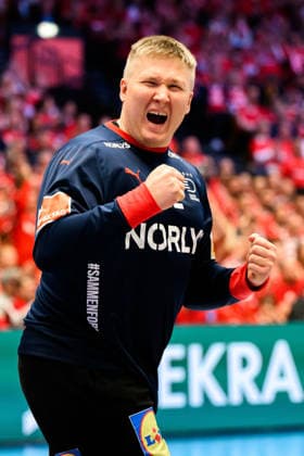 Herning: Handball EM 2026 - Finale - Daenemark - Deutschland Daenemarks Torhueter Emil Nielsen Jubel Freude Emotion Herning Jyske Bank Boxen Daenemark
