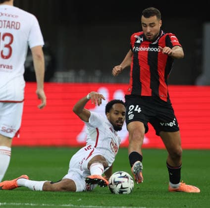Nice v Stade Brestois 29 - Ligue 1 McDonald s 2025 2026 Remy Labeau Lascary of Stade Brestois 29 and Charles Vanhoutte of OGC Nice challenge during the Ligue 1 McDonald s match between Nice and Brest at Allianz Riviera on February 1, 2026 in Nice, France. WARNING! This Photograph May Only Be Used For Newspaper And Or Magazine Editorial Purposes. May Not Be Used For Publications Involving 1 player, 1 Club Or 1 Competition Without Written Authorisation From Football DataCo Ltd. For Any Queries, Please Contact Football DataCo Ltd on +44 (0) 207 864 9121 Nice Allianz Riviera South-Eastern France France Copyright: xAllstarxPicturexLibraryxLtdx