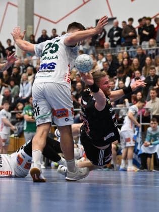 01.02.2026 - Handball - Saison 2025 2026 - Testspiel - Freundschaftsspiel : HC Erlangen HCE - Frisch Auf Göppingen - - xwoxzix - Ludvig Jurmala Aström Astroem (25, Frisch Auf Göppingen ) Maciej Gebala (77, HC Erlangen HCE )