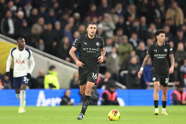 1st February 2026; Tottenham Hotspur Stadium, London, England; Premier League Football, Tottenham Hotspur versus Manchester City; Rodri of Manchester City on the ball  KatiexChan Content restricted for UK based newspaper