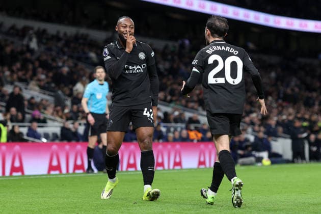 Tottenham v Manchester City 01 February 2026, London - Premier League Football - Tottenham Hotspur v Manchester City - Antoine Semenyo of Manchester City celebrates after scoring the second goal for his team but he slipped on landing - Photo: Charlotte Wilson Offside. London UK Copyright: xCharlottexWilsonx xOffsidexOffside