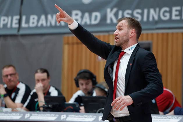 v. l. n. r.: Head-Coach Anton Gavel (Bamberg Baskets), 01.02.2026, Basketball, BBL, Fitness First Wuerzburg Baskets vs. BMA365 Bamberg Baskets, GER, Wuerzburg, Tectake Arena. Copyright: HMBxMedia xHeikoxBecker