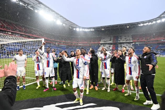 Football : Olympique Lyonnais v Lille LOSC - Ligue 1 - 01 02 2026 Players of Lyon celebrates after winner the French league 1 match between Olympique Lyonnais and Lille LOSC at Groupama Stadium Decines Charpieu Lyon France on February 01, 2026 LYONFrance  Copyright: xMouradxAllilix