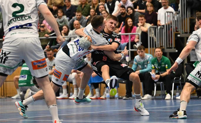 01.02.2026 - Handball - Saison 2025 2026 - Testspiel - Freundschaftsspiel : HC Erlangen HCE - Frisch Auf Göppingen - - xwoxzix - Oskar Sunnefeldt (27, Frisch Auf Göppingen ) Sander Andreassen Overjordet ( 8, HC Erlangen HCE )