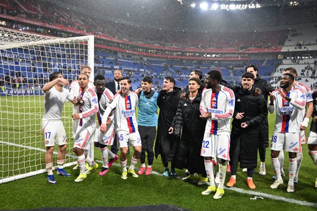 Football : Olympique Lyonnais v Lille LOSC - Ligue 1 - 01 02 2026 Players of Lyon celebrates after winner the French league 1 match between Olympique Lyonnais and Lille LOSC at Groupama Stadium Decines Charpieu Lyon France on February 01, 2026 LYONFrance  Copyright: xMouradxAllilix