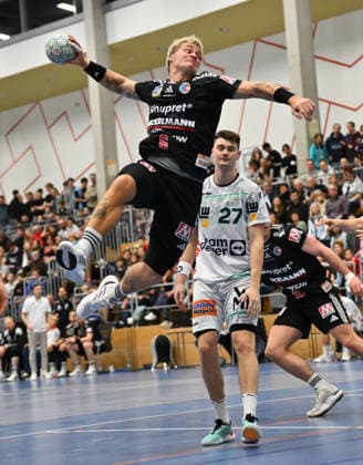 01.02.2026 - Handball - Saison 2025 2026 - Testspiel - Freundschaftsspiel : HC Erlangen HCE - Frisch Auf Göppingen - - xwoxzix - Marek Nissen (6, HC Erlangen HCE ) Oskar Sunnefeldt (27, Frisch Auf Göppingen )