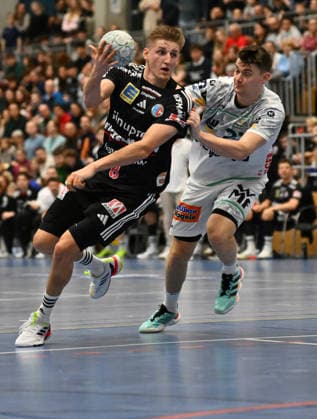 01.02.2026 - Handball - Saison 2025 2026 - Testspiel - Freundschaftsspiel : HC Erlangen HCE - Frisch Auf Göppingen - - xwoxzix - Sander Andreassen Overjordet ( 8, HC Erlangen HCE ) Oskar Sunnefeldt (27, Frisch Auf Göppingen )