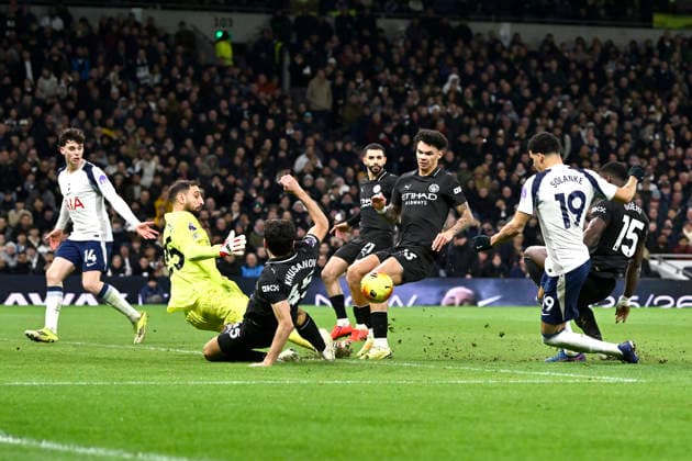 Spurs vs Man City, Premier League GOAL Dominic Solanke of Tottenham Hotspur pulls a goal back during the Spurs vs Manchester City, Premier League match at the Tottenham Hotspur Stadium London. London Tottenham Hotspur Stadium UK Copyright: xMartinxDaltonx Spurs_vs_ManCity_010226_MD_021