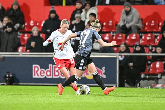 Fußball I Frauen I Saison 2025-2026 I Bundesliga I 16. Spieltag I RB Leipzig - Eintracht Frankfurt I 01.02.2026 Zweikampf Marlene Müller (27, Rasenballsport Leipzig) gegen Pia-Sophie Wolter (17, Eintracht Frankfurt) Leipzig RB Trainingszentrum, Cottaweg 7 Sachsen Deutschland Copyright: xLobeca InesxHähnelx