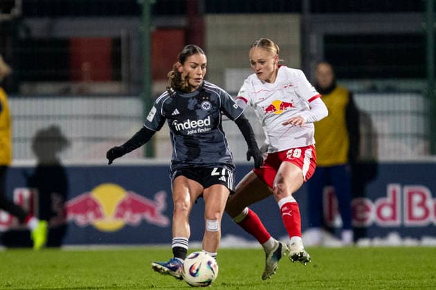 GER, Leipzig, Fußball, Google Pixel Frauen Bundesliga, 16. Spieltag, RB Leipzig vs. Eintracht Frankfurt im Bild v.l.: Ereleta Memeti (Eintracht Frankfurt 27), Victoria Krug (RB Leipzig 20), Zweikampf, 01.02.2025, RB Leipzig Training Akademie Cottaweg Leipzig DFB REGULATIONS PROHIBIT ANY USE OF PHOTOGRAPHS AS IMAGE SEQUENCES AND OR QUASI-VIDEO, Copyright: HMBxMedia PaulxFritz