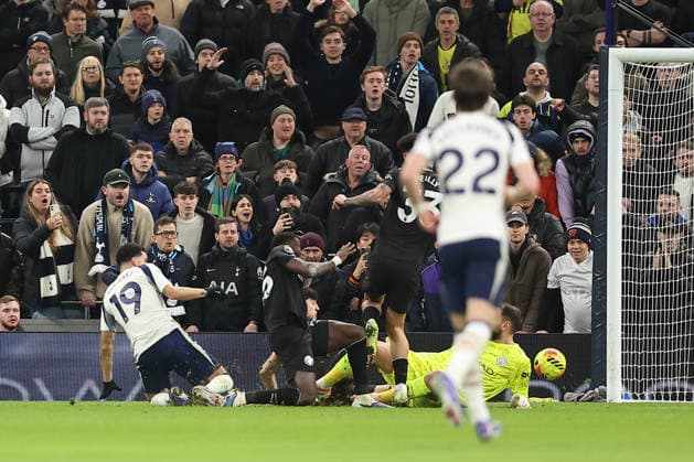 1st February 2026; Tottenham Hotspur Stadium, London, England; Premier League Football, Tottenham Hotspur versus Manchester City; Dominic Solanke of Tottenham Hotspur scores off Marc Guehi of Manchester City in the 53rd minute for 1-2  KatiexChan Content restricted for UK based newspaper