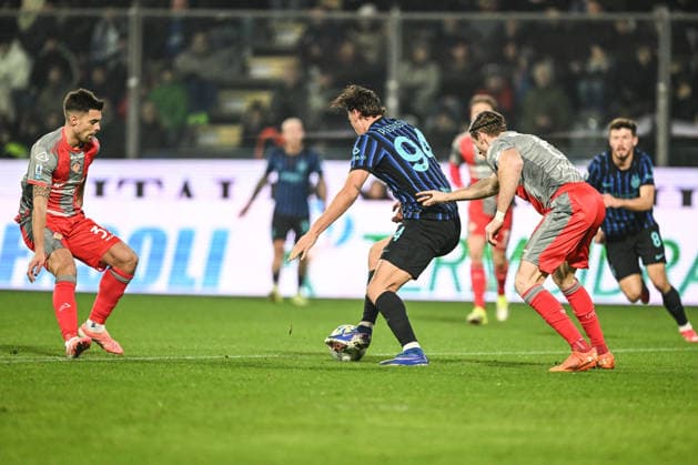 Francesco Pio Esposito of Inter FC in action during the Italian Serie A football match between US Cremonese and Inter FC on February 1, 2026 at Giuseppe Meazza San Siro Siro stadium in Milan, Italy. Photo Tiziano Ballabio  Copyright: xTizianoxBallabio IPAxSportx xipa-agency.netx xx IPA_70851826 IPA_Agency_IPA70851826