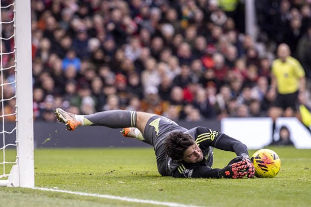 MANCHESTER, ENGLAND - FEBRUARY 01: Senne Lammens of Manchester United, ManU makes a save during a Premier League 2026 match between Manchester United and Fulham at Old Trafford on February 1st, 2026 in Manchester, England. (Photo by Richard Callis Sports Press Photo) Copyright: xRichardxCallis SportsxPressxPhotx Sportspressphoto_SPR87734