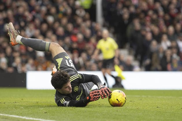 MANCHESTER, ENGLAND - FEBRUARY 01: Senne Lammens of Manchester United, ManU makes a save during a Premier League 2026 match between Manchester United and Fulham at Old Trafford on February 1st, 2026 in Manchester, England. (Photo by Richard Callis Sports Press Photo) Copyright: xRichardxCallis SportsxPressxPhotx Sportspressphoto_SPR87736
