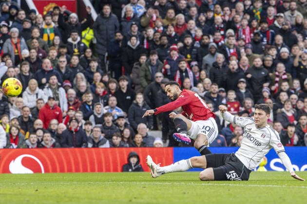 MANCHESTER, ENGLAND - FEBRUARY 01: Matheus Cunha of Manchester United, ManU scores United s second goal during a Premier League 2026 match between Manchester United and Fulham at Old Trafford on February 1st, 2026 in Manchester, England. (Photo by Richard Callis Sports Press Photo) Copyright: xRichardxCallis SportsxPressxPhotx Sportspressphoto_SPR87753