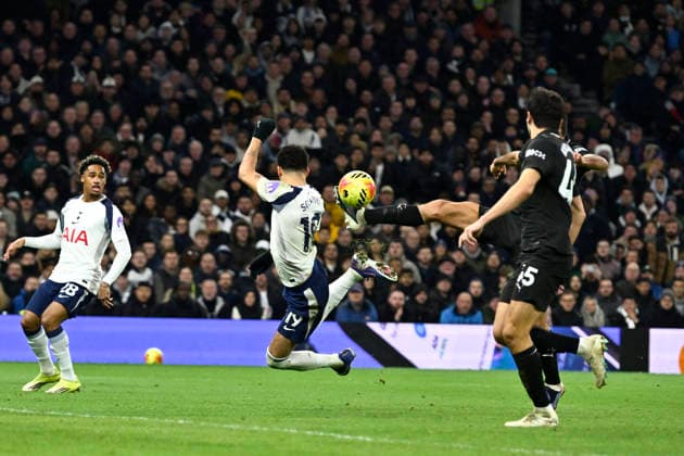Spurs vs Man City, Premier League GOAL Dominic Solanke of Tottenham Hotspur scores his sides second goal during the Spurs vs Manchester City, Premier League match at the Tottenham Hotspur Stadium London. London Tottenham Hotspur Stadium UK Copyright: xMartinxDaltonx Spurs_vs_ManCity_010226_MD_024