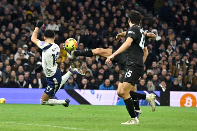 Spurs vs Man City, Premier League GOAL Dominic Solanke of Tottenham Hotspur scores his sides second goal during the Spurs vs Manchester City, Premier League match at the Tottenham Hotspur Stadium London. London Tottenham Hotspur Stadium UK Copyright: xMartinxDaltonx Spurs_vs_ManCity_010226_MD_027