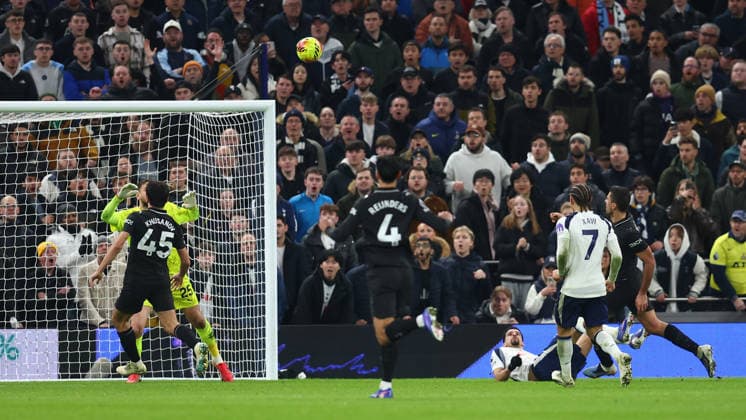 London, England, 1st February 2026. Dominic Solanke of Tottenham Hotspur scores to make it 2-2 during the Tottenham Hotspur vs Manchester City Premier League match at the Tottenham Hotspur Stadium, London. Picture credit should read: Paul Terry Sportimage EDITORIAL USE ONLY. No use with unauthorised audio, video, data, fixture lists, club league logos or live services. Online in-match use limited to 120 images, no video emulation. No use in betting, games or single club league player publications. SPI_057_PT_Tottenham_Man_City SPI-4504-0057