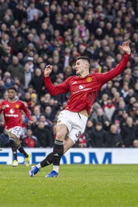 MANCHESTER, ENGLAND - FEBRUARY 01: Benjamin äeöko of Manchester United, ManU scores the winning goal (3-2) during a Premier League 2026 match between Manchester United and Fulham at Old Trafford on February 1st, 2026 in Manchester, England. (Photo by Richard Callis Sports Press Photo) Copyright: xRichardxCallis SportsxPressxPhotx Sportspressphoto_SPR87773