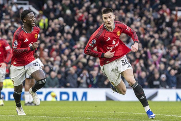 MANCHESTER, ENGLAND - FEBRUARY 01: Benjamin äeöko of Manchester United, ManU celebrates after scoring the team s third goal during a Premier League 2026 match between Manchester United and Fulham at Old Trafford on February 1st, 2026 in Manchester, England. (Photo by Richard Callis Sports Press Photo) Copyright: xRichardxCallis SportsxPressxPhotx Sportspressphoto_SPR87776