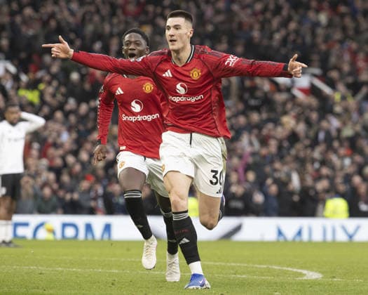 MANCHESTER, ENGLAND - FEBRUARY 01: Benjamin äeöko of Manchester United, ManU celebrates after scoring the team s third goal during a Premier League 2026 match between Manchester United and Fulham at Old Trafford on February 1st, 2026 in Manchester, England. (Photo by Richard Callis Sports Press Photo) Copyright: xRichardxCallis SportsxPressxPhotx Sportspressphoto_SPR87778
