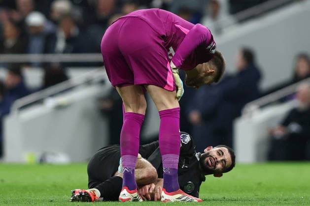 Tottenham Hotspur v Manchester City, Premier League Rayan Ait-Nouri of Manchester City on the ground injured during the Tottenham Hotspur v Manchester City Premier League match at the Tottenham Hotspur Stadium, London, England on 1 February 2026 Credit: Ian Stephen Every Second Media Editorial use only. All images are copyright Every Second Media Limited. No images may be reproduced without prior permission. All rights reserved. Premier League and Football League images are subject to licensing agreements with Football DataCo Limited. see https: www.football-dataco.com Copyright: xIMAGO EveryxSecondxMediax ESM-1780-0049 IanxStephenx xEveryxSecondxMediax