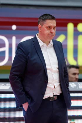 v. l. n. r.: Head-Coach Sasa Filipovski (Fitness First Wuerzburg Baskets). 01.02.2026, Basketball, BBL, Fitness First Wuerzburg Baskets vs. BMA365 Bamberg Baskets, GER, Wuerzburg, Tectake Arena. Copyright: HMBxMedia xHeikoxBecker