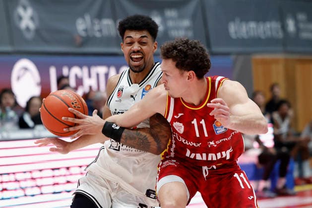 v. l. n. r.: Ibrahim Watson (Bamberg Baskets, 2) and Brae Ivey (Fitness First Wuerzburg Baskets, 11). 01.02.2026, Basketball, BBL, Fitness First Wuerzburg Baskets vs. BMA365 Bamberg Baskets, GER, Wuerzburg, Tectake Arena. Copyright: HMBxMedia xHeikoxBecker