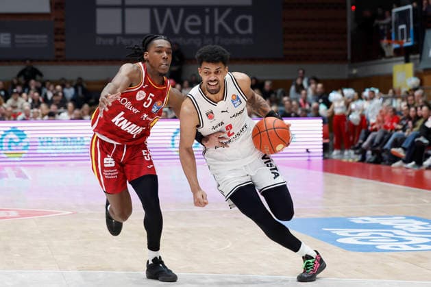 v. l. n. r.: Marcus Carr (Fitness First Wuerzburg Baskets, 5) and Ibrahim Watson (Bamberg Baskets, 2). 01.02.2026, Basketball, BBL, Fitness First Wuerzburg Baskets vs. BMA365 Bamberg Baskets, GER, Wuerzburg, Tectake Arena. Copyright: HMBxMedia xHeikoxBecker