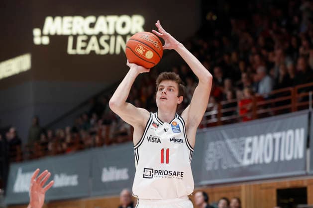 v. l. n. r.: Richard Balint (Bamberg Baskets, 11) 01.02.2026, Basketball, BBL, Fitness First Wuerzburg Baskets vs. BMA365 Bamberg Baskets, GER, Wuerzburg, Tectake Arena. Copyright: HMBxMedia xHeikoxBecker