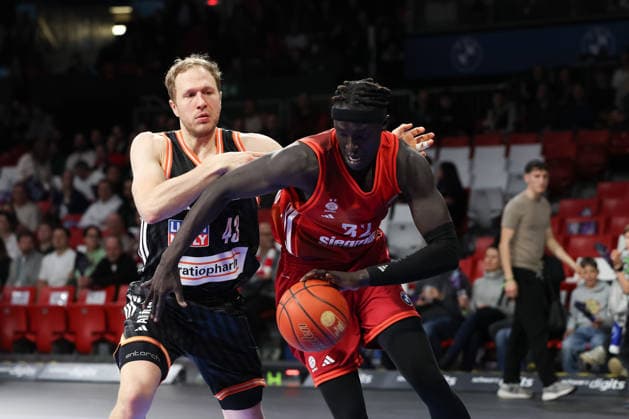 David McCormack (FC Bayern Basketball, 33) mit Christinan Sengfelder (ratiopharm Ulm, 43), GER, FC Bayern Basketball vs. ratiopharm Ulm, Basketball, easycredit Basketball Bundesliga, 18. Spieltag, Saison 2025 2026, 01.02.2026, GER, FC Bayern Basketball vs. ratiopharm Ulm, Basketball, easycredit Basketball Bundesliga, 18. Spieltag, Saison 2025 2026, 01.02.2026 Muenchen Copyright: xEibner-Pressefoto JennixMaulx EP_JML