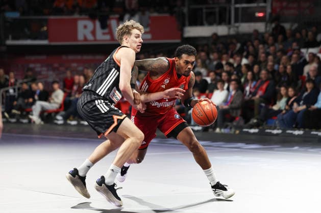 Xavier Rathan-Mayes (FC Bayern Basketball, 04) mit Tobias Jensen (ratiopharm Ulm, 07), GER, FC Bayern Basketball vs. ratiopharm Ulm, Basketball, easycredit Basketball Bundesliga, 18. Spieltag, Saison 2025 2026, 01.02.2026, GER, FC Bayern Basketball vs. ratiopharm Ulm, Basketball, easycredit Basketball Bundesliga, 18. Spieltag, Saison 2025 2026, 01.02.2026 Muenchen Copyright: xEibner-Pressefoto JennixMaulx EP_JML
