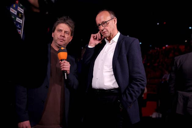 01.02.2026, Handball, Men s EHF EURO 2026, Deutschland - Dänemark, Jyske Bank Boxen in Herning, Final: Der deutsche Bundeskanzler Friedrich Merz (Kanzler Politik Politiker CDU) Dänemark