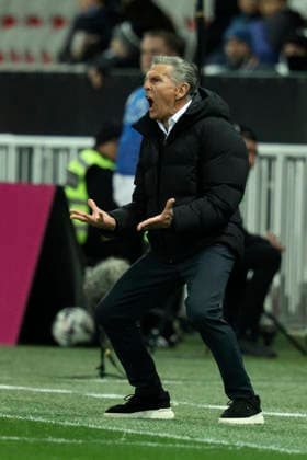 Nice v Stade Brestois 29 - Ligue 1 McDonald s 2025 2026 Claude Puel Haed Coach of OGC Nice reacts on the side line during the Ligue 1 McDonald s match between Nice and Brest at Allianz Riviera on February 1, 2026 in Nice, France. WARNING! This Photograph May Only Be Used For Newspaper And Or Magazine Editorial Purposes. May Not Be Used For Publications Involving 1 player, 1 Club Or 1 Competition Without Written Authorisation From Football DataCo Ltd. For Any Queries, Please Contact Football DataCo Ltd on +44 (0) 207 864 9121 Nice Allianz Riviera South-Eastern France France Copyright: xAllstarxPicturexLibraryxLtdx